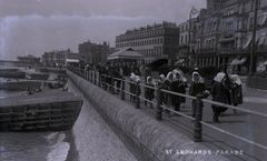 Grand-Parade-St.-Leonards.-1904.
